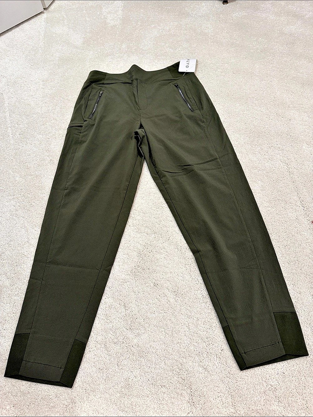 Athleta Trekkie North Jogger Green Straight Leg Pants Size 8 NWT